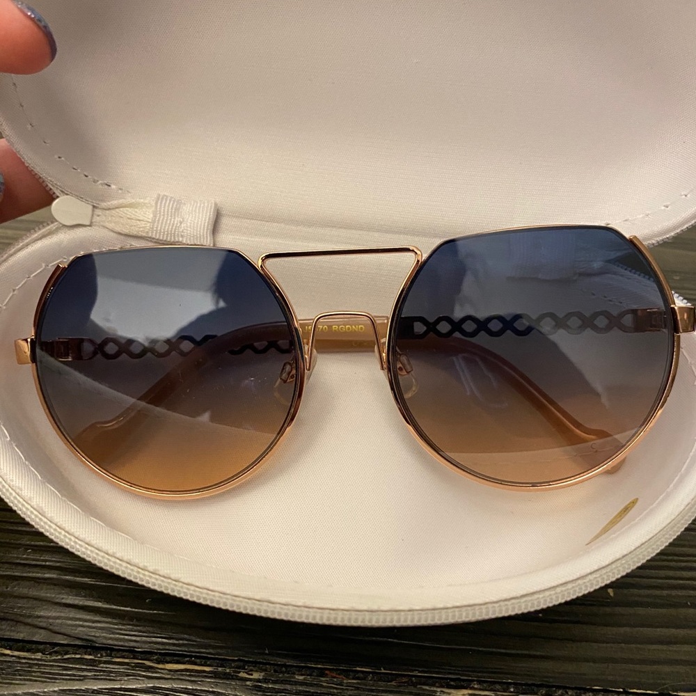 Jessica Simpson sunglasses